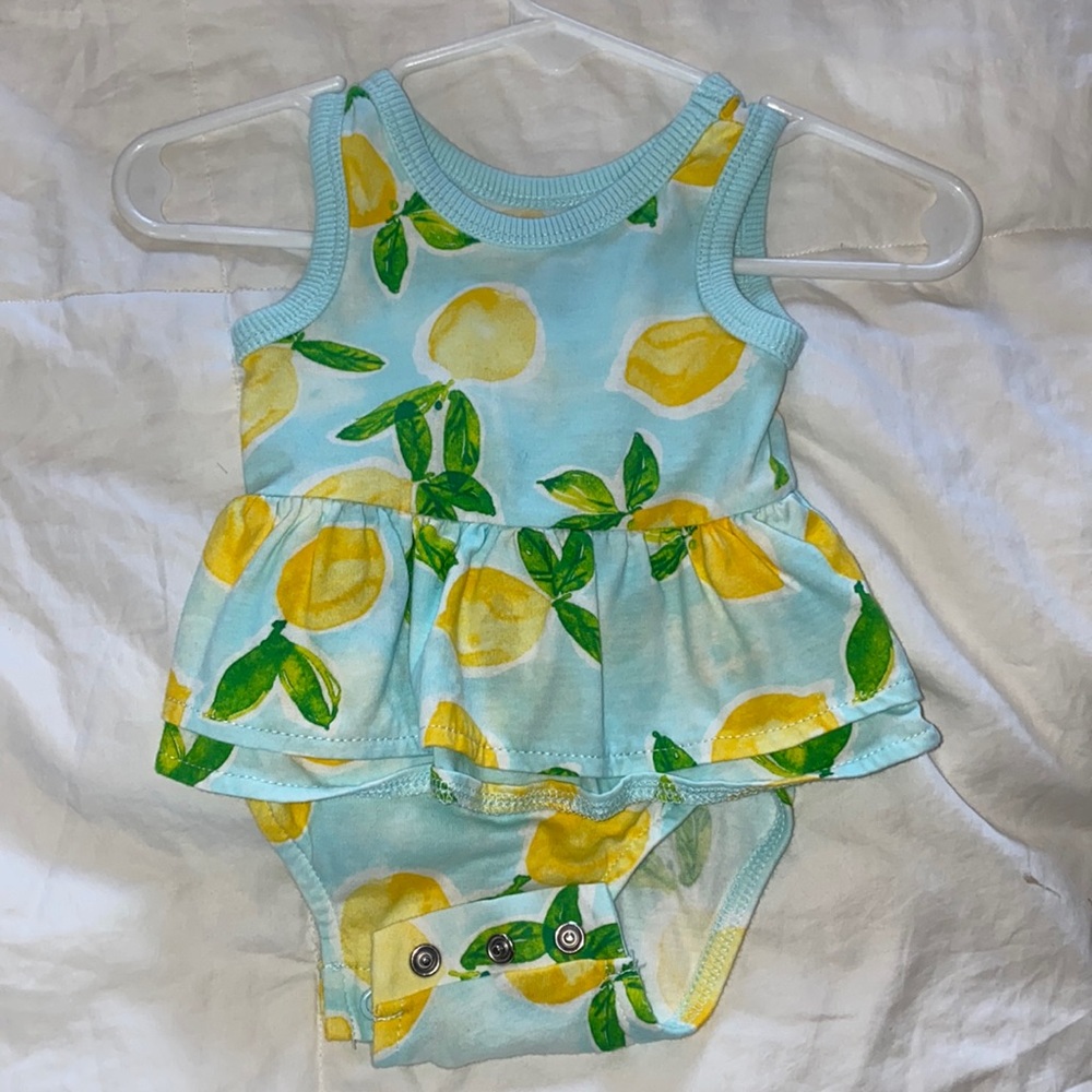 NWOT Carters newborn bubble lemon